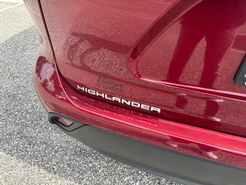 Used 2022 Toyota Highlander XLE FWD image 5