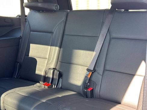 Used 2024 Chevrolet Tahoe Z71 w/ Luxury Package image 17