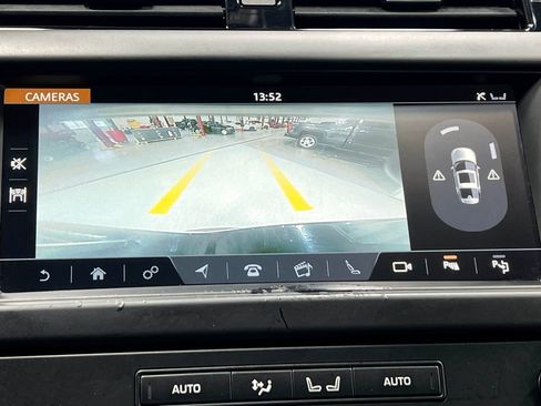 Used 2020 Land Rover Discovery Landmark AWD/4WD image 11