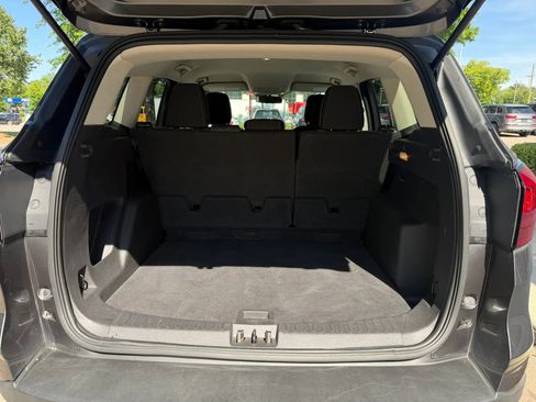 Used 2019 Ford Escape SE FWD image 14