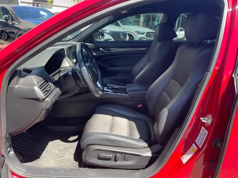 Used 2018 Honda Accord Sport image 6