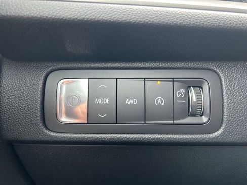 New 2026 Chevrolet Traverse LT w/ Sun and Wheel Package image 17