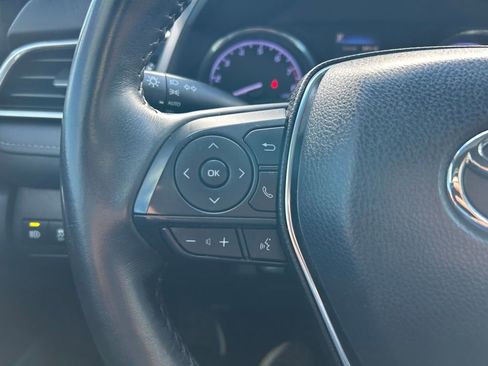 Used 2018 Toyota Camry L image 16