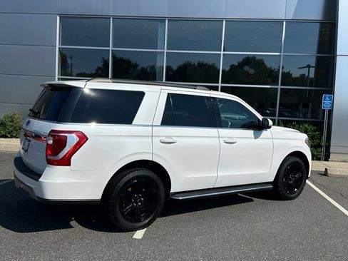 Used 2020 Ford Expedition XLT w/ Equipment Group 202A AWD/4WD image 4