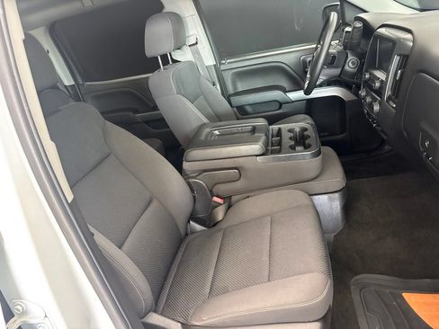 Used 2018 Chevrolet Silverado 1500 LT w/ LT Eassist Package AWD/4WD image 12