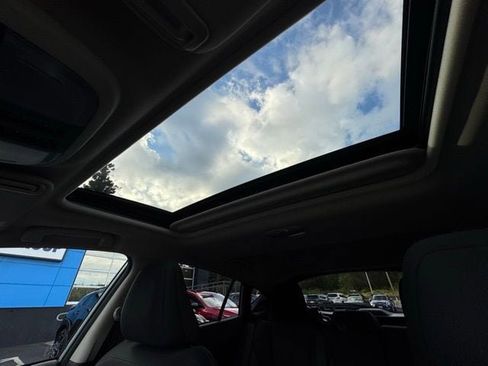 New 2025 Subaru Crosstrek 2.0i Premium image 17