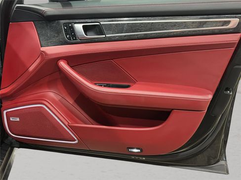 Used 2017 Porsche Panamera 4 image 27