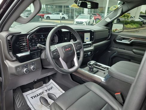 Used 2024 GMC Sierra 1500 SLT w/ SLT Premium Package AWD/4WD image 17