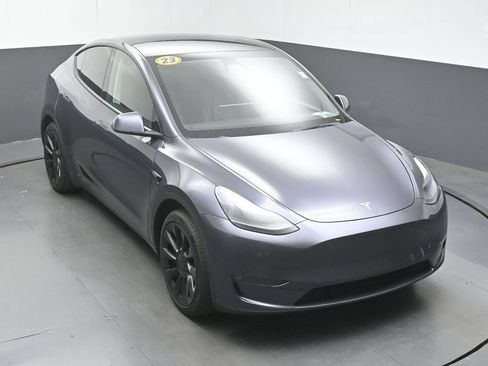 Used 2023 Tesla Model Y Long Range AWD/4WD image 40
