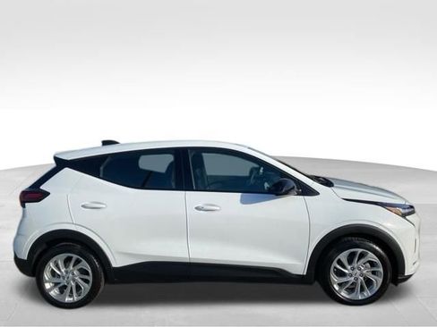 New 2027 Chevrolet Bolt LT w/ Comfort Package FWD image 4