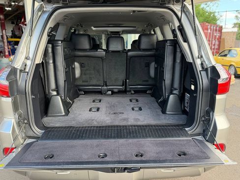 Used 2017 Lexus LX 570 4WD w/ Luxury Package image 93