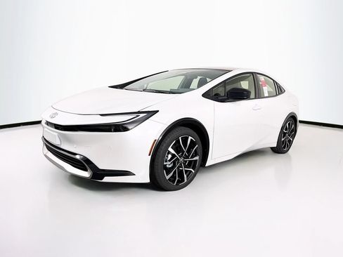 New 2026 Toyota Prius Plug-In Hybrid FWD image 3