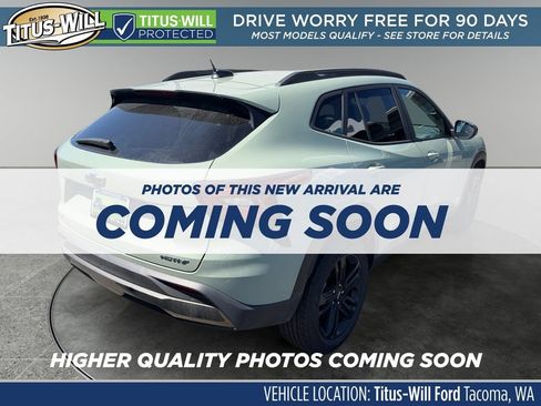 Used 2025 Chevrolet Trax ACTIV w/ Sunroof Package FWD image 5