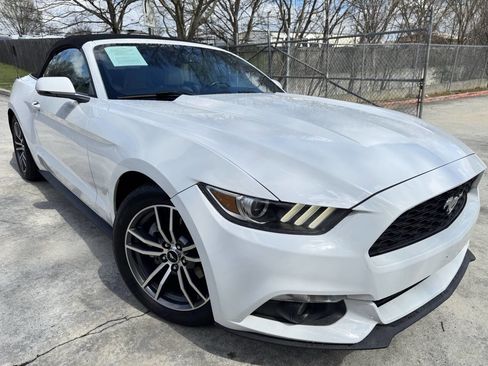 Used 2015 Ford Mustang Premium image 3
