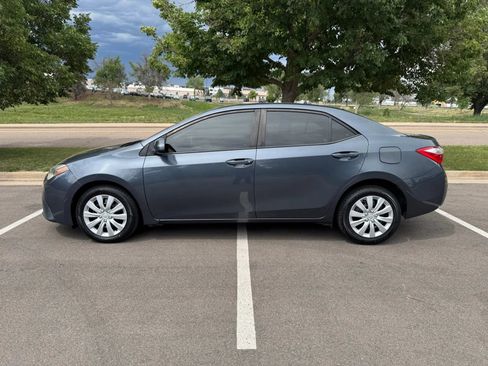 Used 2015 Toyota Corolla LE FWD image 2