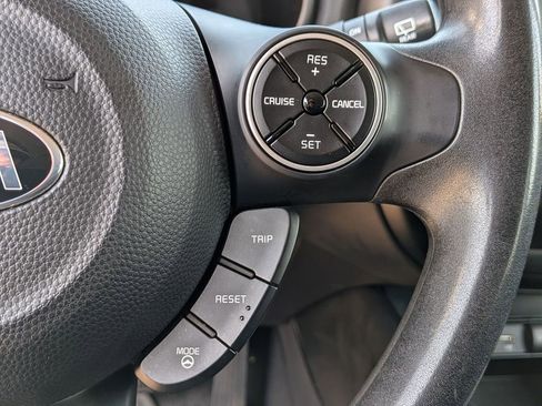 Used 2015 Kia Soul FWD image 17