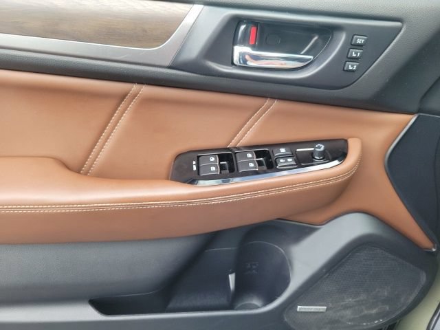 Used 2019 Subaru Outback 3.6R Touring AWD/4WD image 18