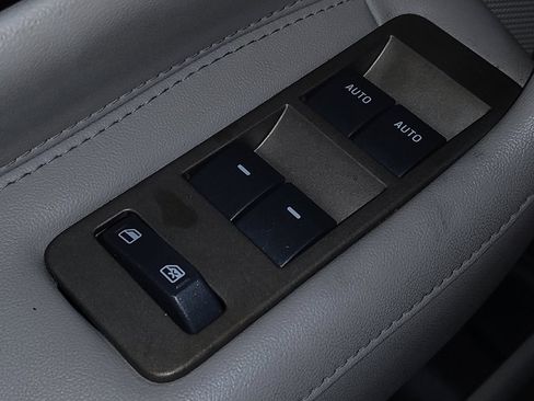 Used 2013 Lincoln MKX image 27