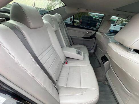 Used 2015 Toyota Camry XLE w/ Moonroof Package FWD image 24