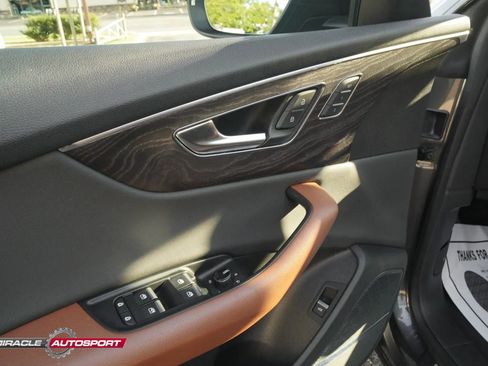 Used 2019 Audi Q8 Premium Plus w/ Premium Plus image 16