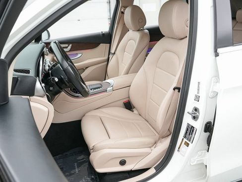 Used 2022 Mercedes-Benz GLC 300 4MATIC image 13