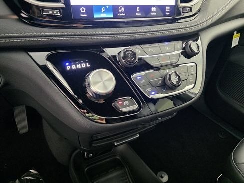 New 2026 Chrysler Pacifica Select w/ S Appearance Package FWD image 24