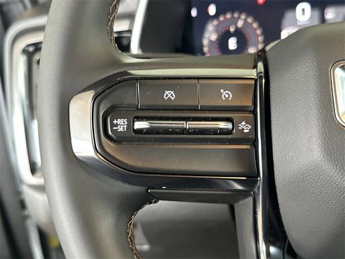 Used 2025 GMC Canyon AT4 image 20