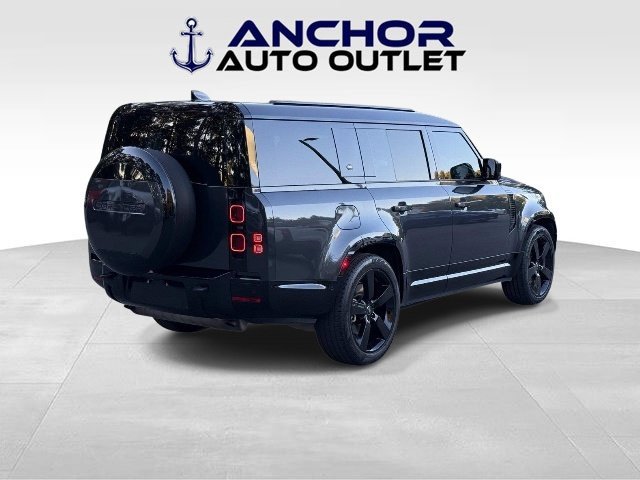 Used 2024 Land Rover Defender 130 X-Dynamic SE AWD/4WD image 8