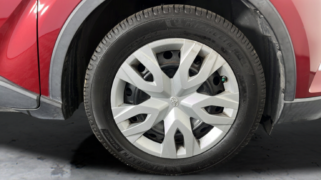 Used 2019 Toyota C-HR LE FWD image 44
