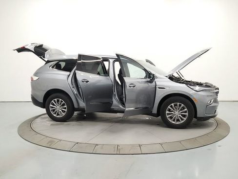 Used 2024 Buick Enclave Premium image 16