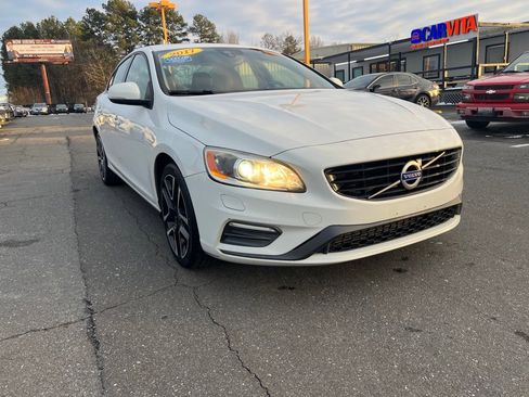 Used 2017 Volvo S60 T5 Dynamic image 27