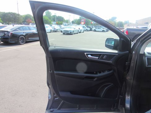 Used 2019 Ford Edge SEL FWD image 8