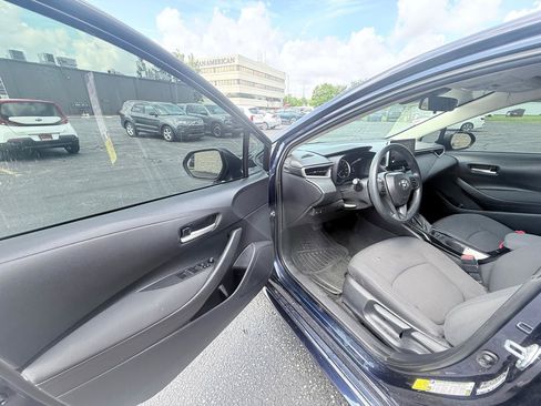Used 2021 Toyota Corolla LE FWD image 9