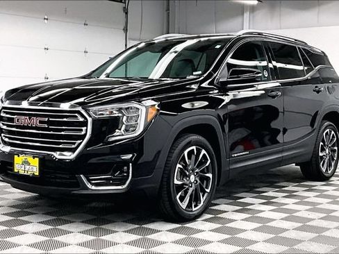 Used 2024 GMC Terrain SLT AWD/4WD image 13