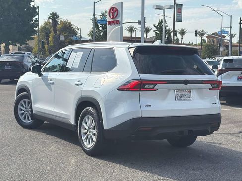 Used 2024 Toyota Grand Highlander AWD image 5