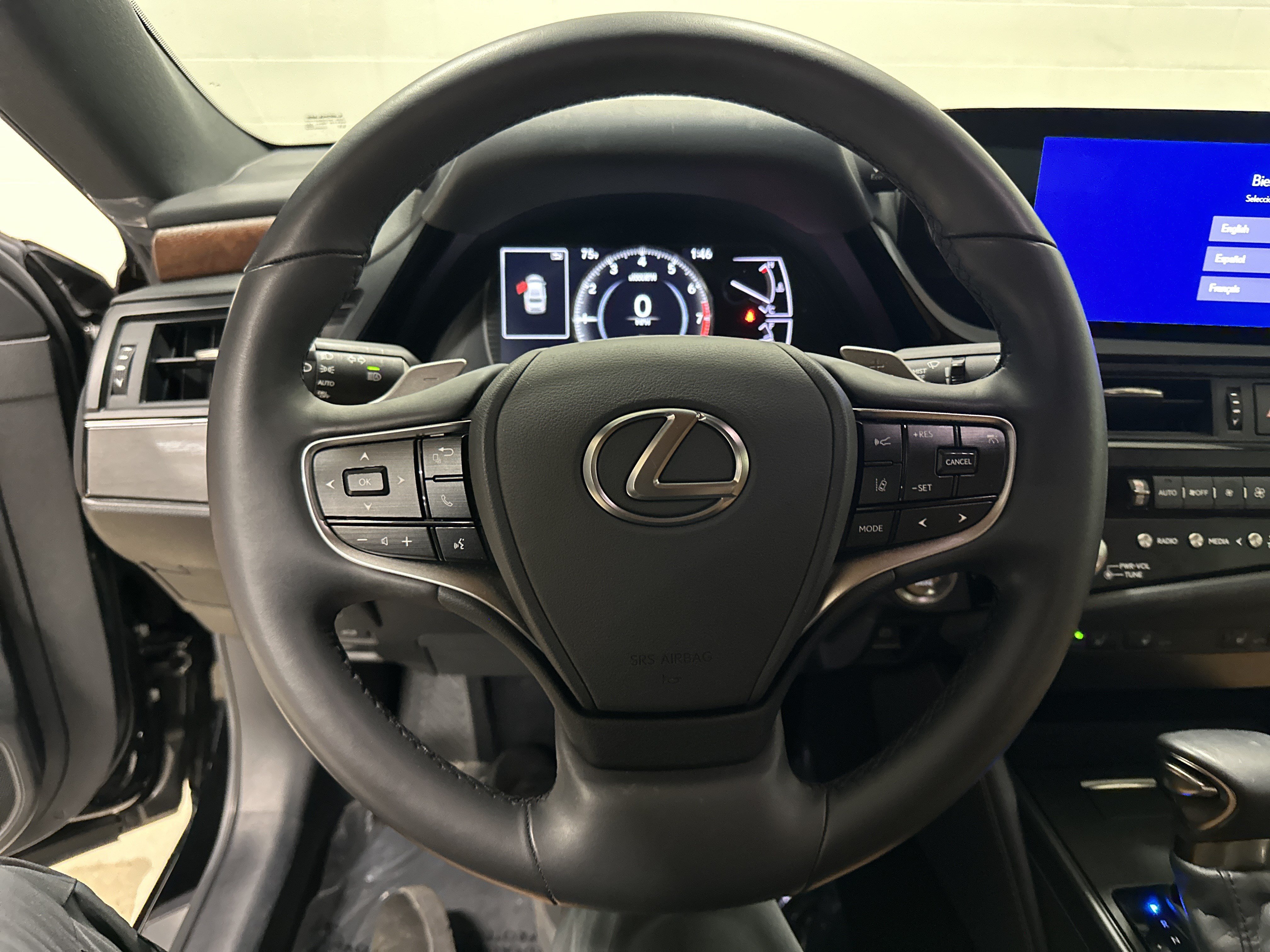 Used 2025 Lexus ES 350 w/ Premium Package FWD image 18