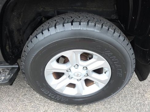 Used 2014 Toyota 4Runner SR5 image 6