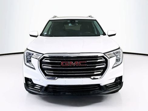 Used 2024 GMC Terrain SLT image 6