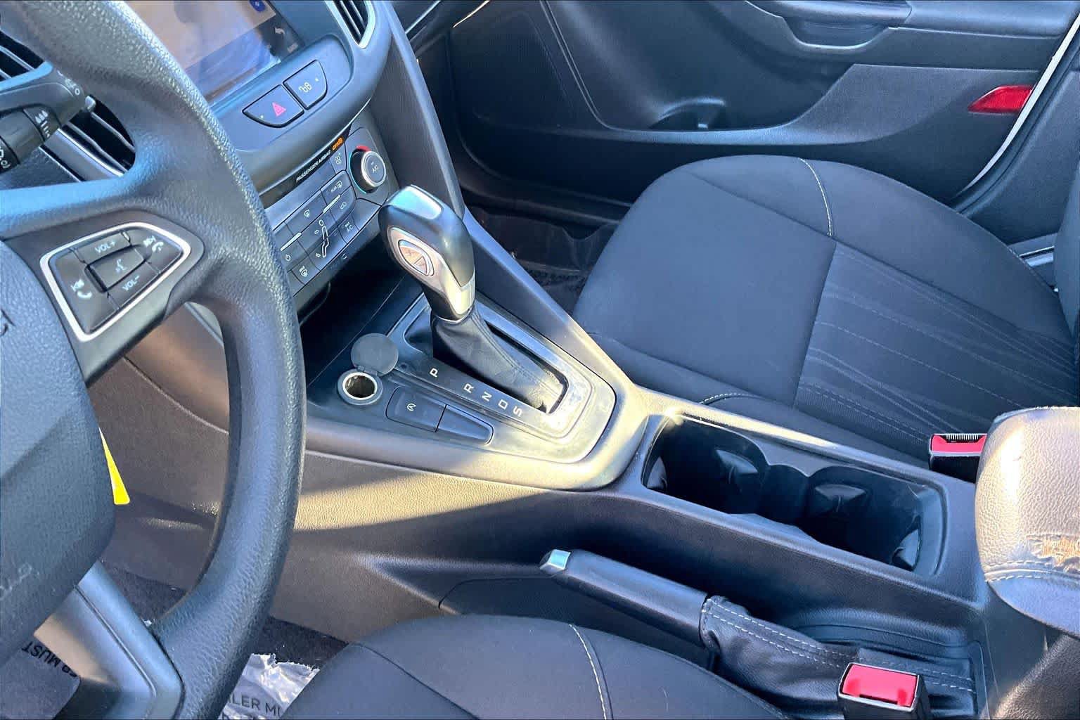 Used 2016 Ford Focus SE FWD image 16