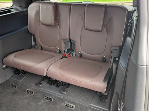Used 2025 Volkswagen ID. Buzz Pro S RWD image 16