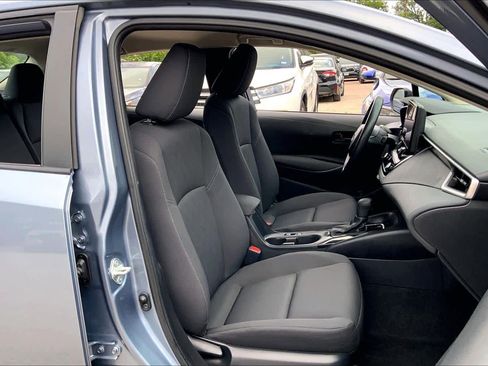 Used 2024 Toyota Corolla LE FWD image 9