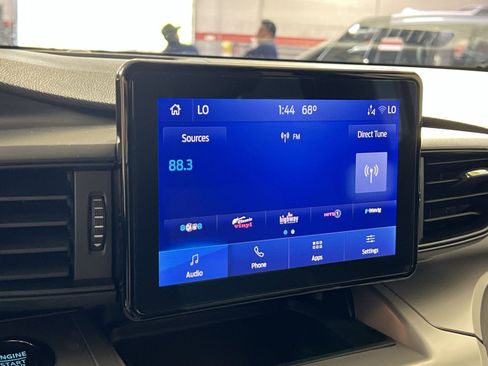 Used 2022 Ford Explorer XLT w/ Class IV Trailer Tow Package AWD/4WD image 19