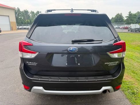 Used 2019 Subaru Forester Touring AWD/4WD image 2