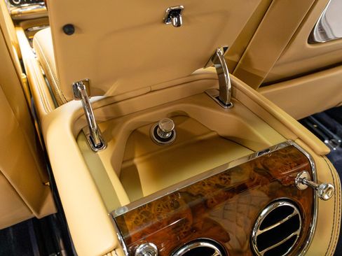 Used 2017 Bentley Mulsanne image 37