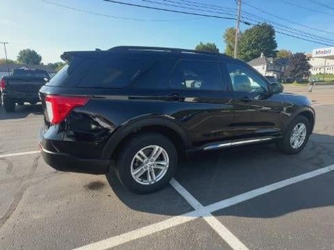 Used 2023 Ford Explorer XLT image 8