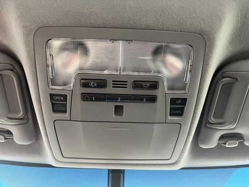 Used 2012 Toyota Camry SE image 35