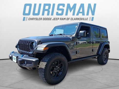 Used 2024 Jeep Wrangler Unlimited AWD/4WD image 3