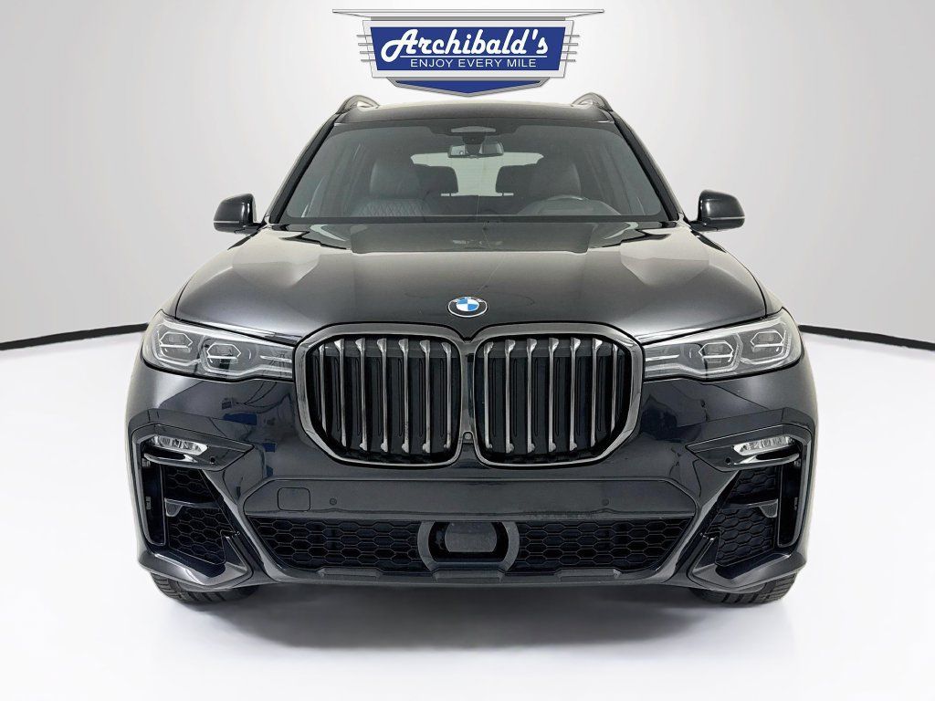 Used 2022 BMW X7 xDrive40i w/ M Sport Package AWD/4WD image 2