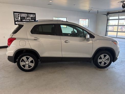 Used 2019 Chevrolet Trax LT w/ Driver Confidence Package image 26