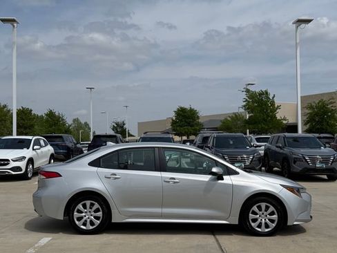 Used 2026 Toyota Corolla LE FWD image 5